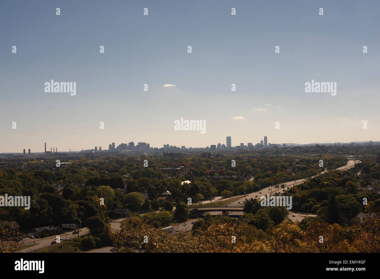 Die Skyline von Boston MA (Massachusetts) mit Route 93 im Vordergrund Stockfoto