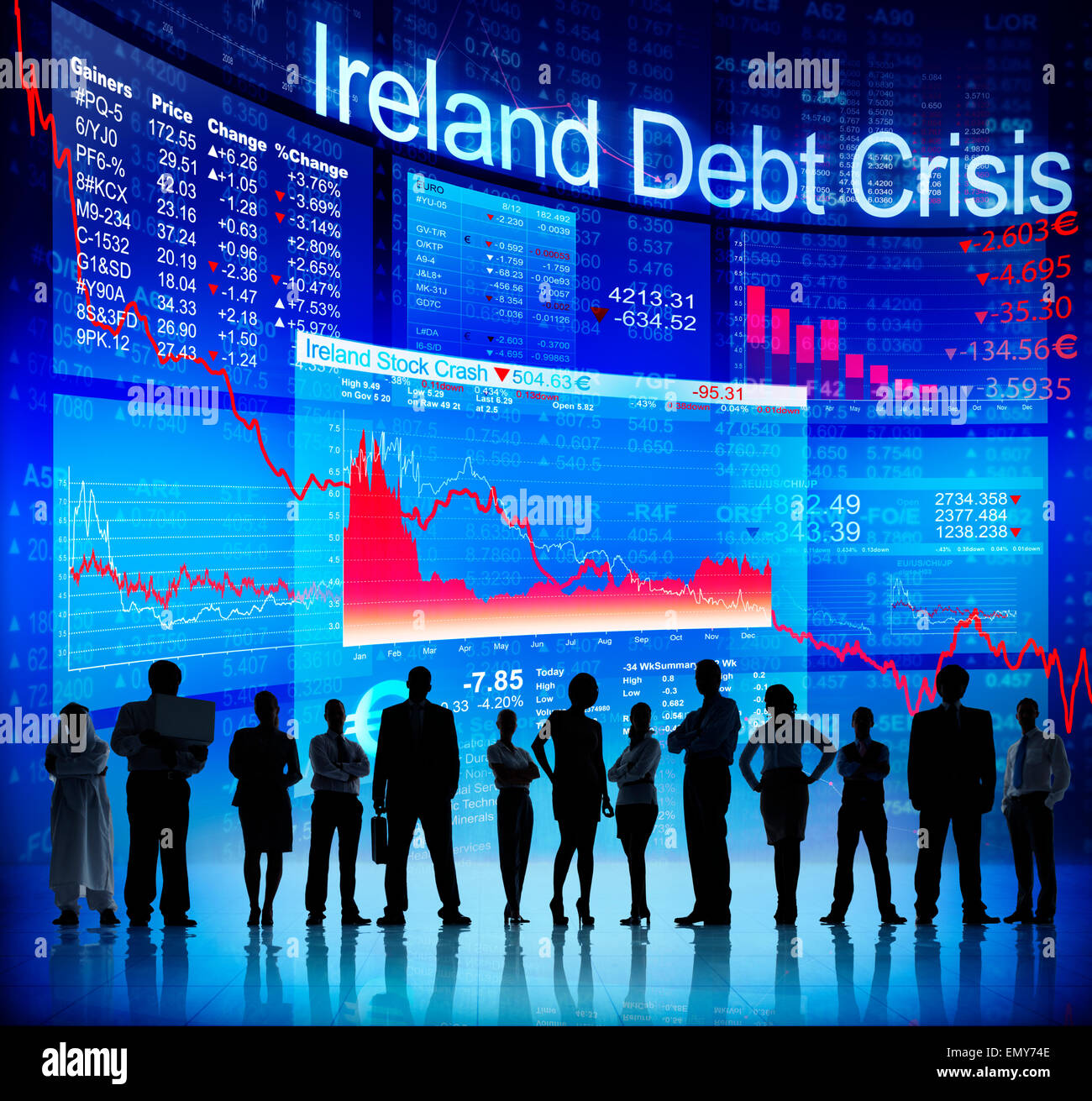 Gruppe von Menschen Diskussion über Schuldenkrise Irland Stockfoto