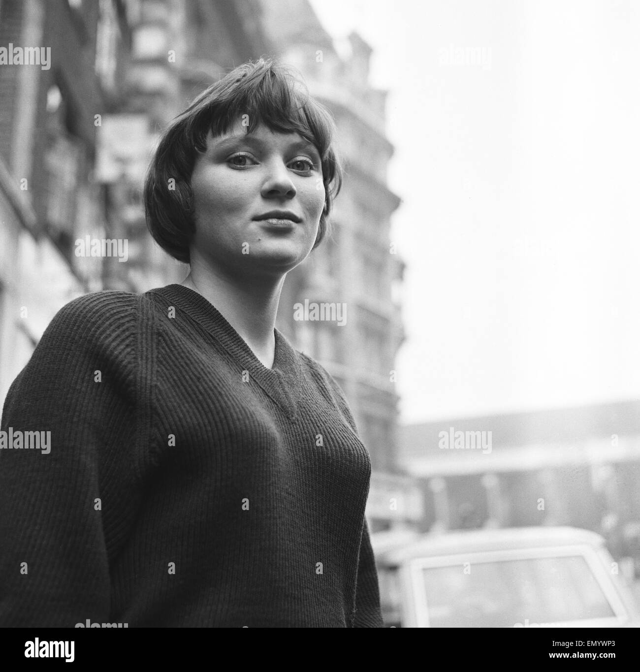 Bernadine Wall, ein Zeuge in der Obszönität Studie für D.H. Lawrence Buch "Lady Chatterley es Lover', während der Gerichtsverhandlung im Old Bailey in London abgebildet. 31. Oktober 1960. Stockfoto