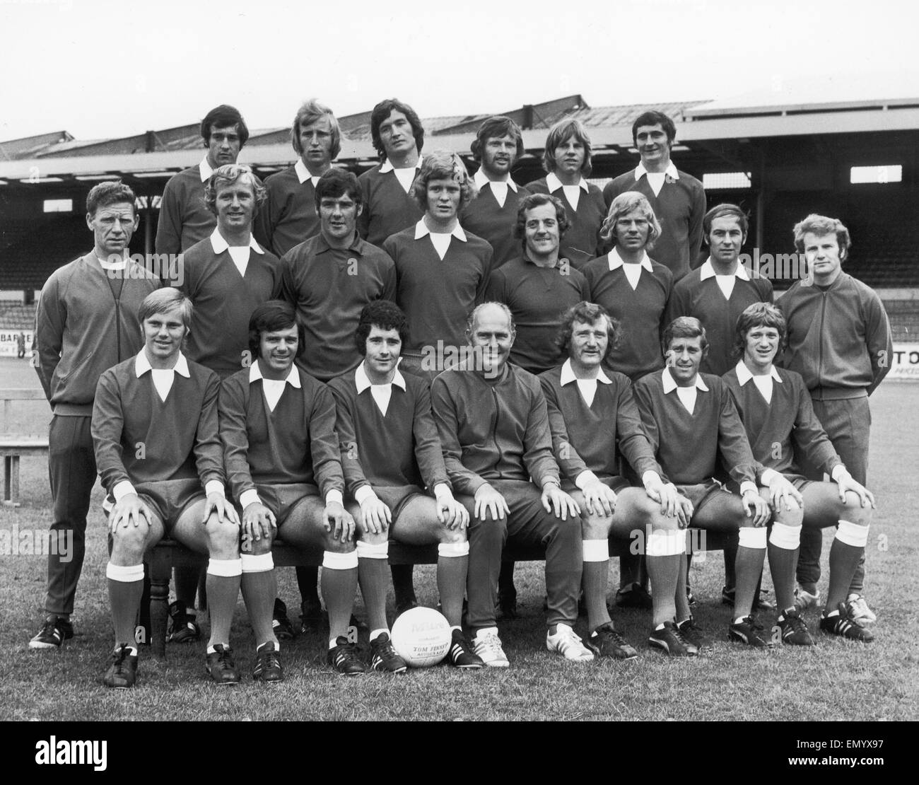 Abderdeen FC Pose für ein Pre-Saison-Gruppenfoto. Sie sind hintere Reihe von links nach rechts: R. Miller, Taylor, Wilson, Harper, Graham, Hermiston, Zentrum: Teddy Scott (Trainer) G Murray, Clark, jung, Geoghegan, Boel, Jarvie und Physio Ron Coutts. Vordere Reihe: Buc Stockfoto