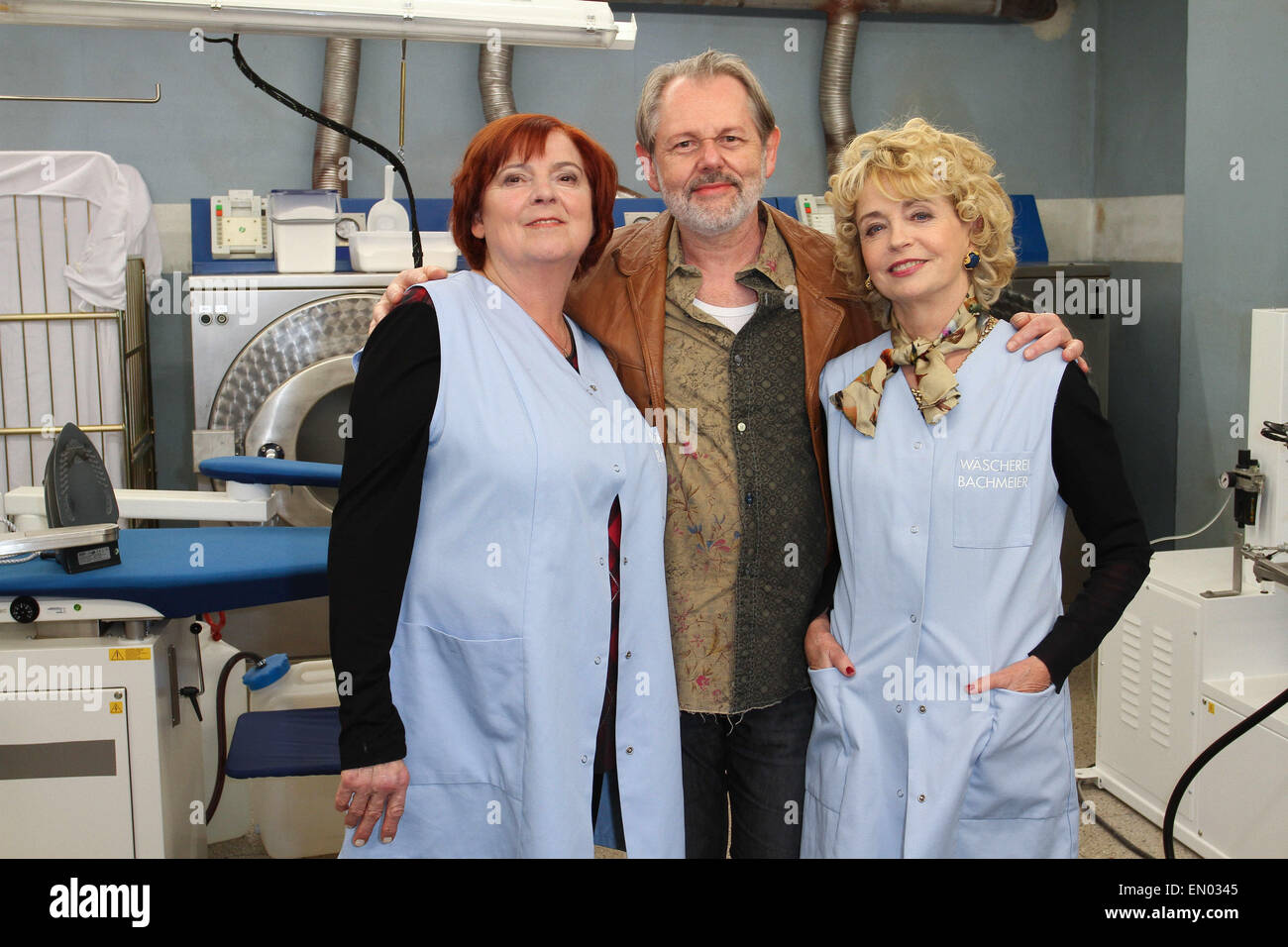 Foto-Session mit der Besetzung von im Schleudergang "während sie derzeit an dem Film arbeiten.  Mitwirkende: Maria Peschek, Hans-Maria Darnov, Gisela Schneeberger wo: München wenn: 20. Oktober 2014 Stockfoto