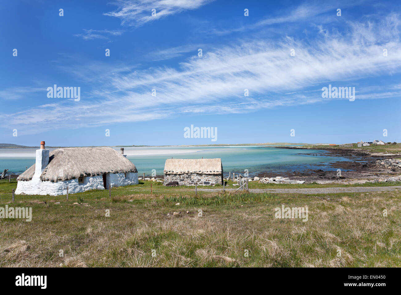 Croft-Haus mit Blick aufs Meer, Western Isles of Scotland Stockfoto