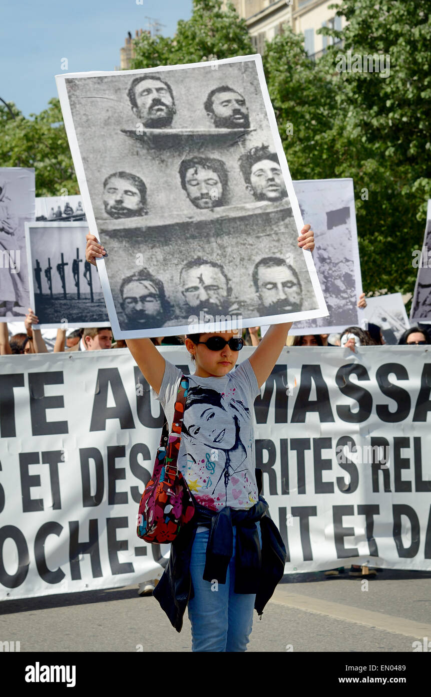 Marseille, Frankreich. 24. April 2015. Hundertjahrfeier des armenischen Genozids. Bis zu 6000 Armenier demonstrieren Sie in Marseille, Frankreich, zum Gedenken an den hundertsten Jahrestag des Völkermords an den Armeniern. Bildnachweis: Chris Hellier/Alamy Live-Nachrichten Stockfoto