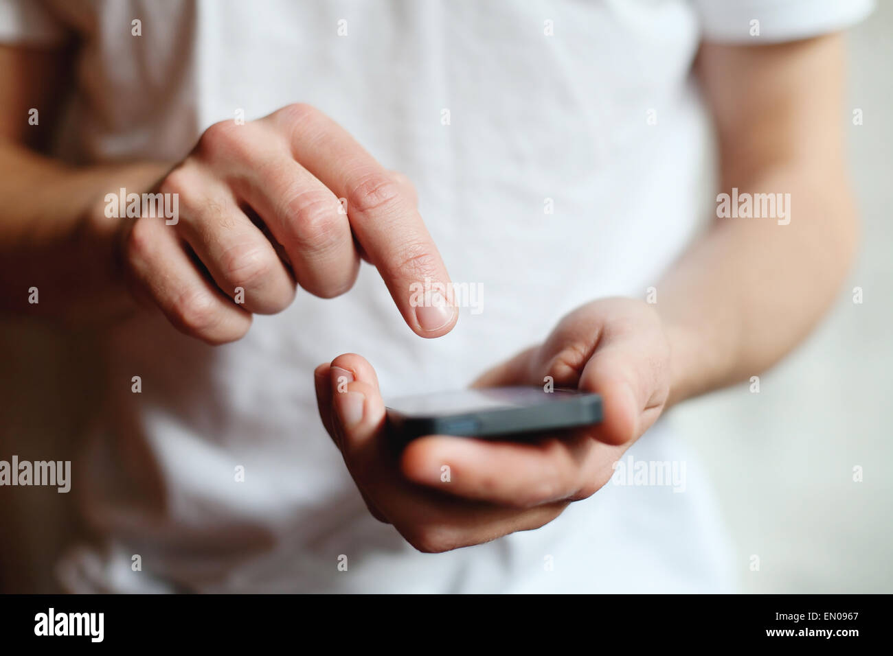 mobiler Zugriff auf soziale Netzwerke Stockfoto