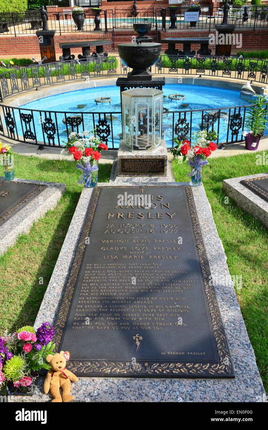 Elvis Presleys Grab auf Gracelands Stockfoto