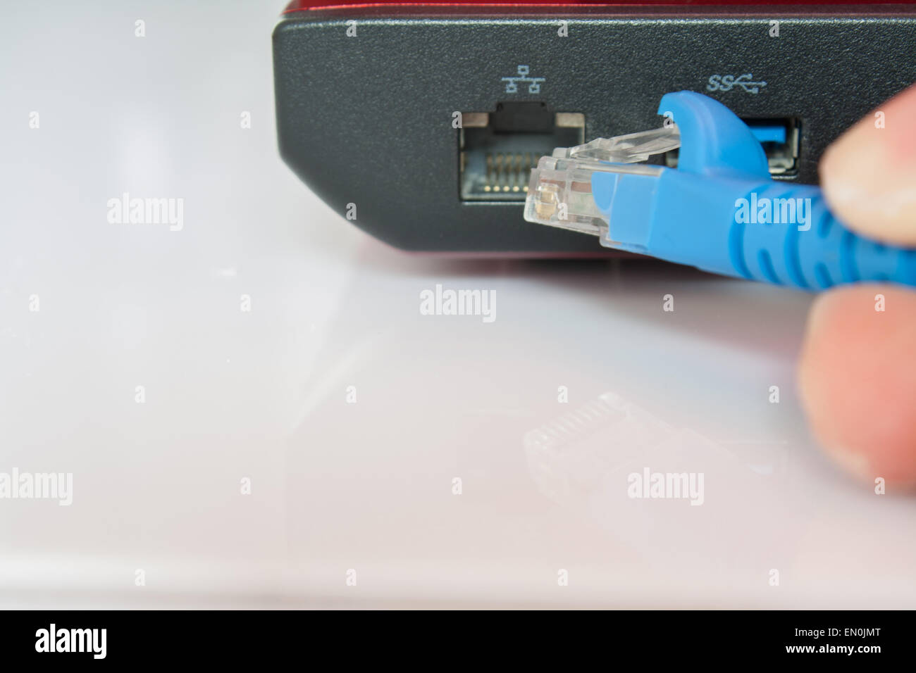 Anschluss lan-Anschluss, Laptop-Computer isoliert auf weißem Hintergrund  Stockfotografie - Alamy
