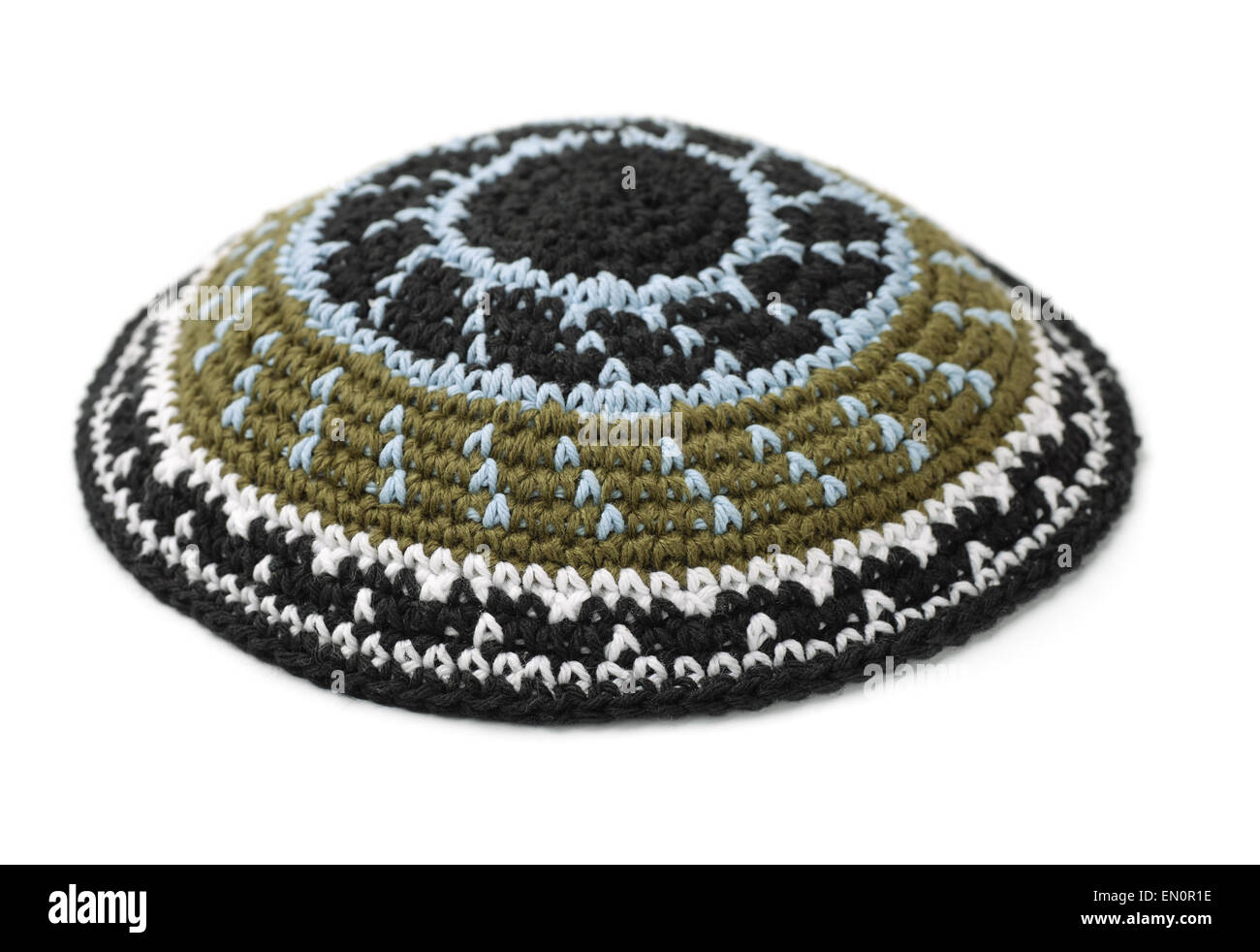 Kippa - traditionelle jüdische Kopfbedeckungen, isoliert auf weiss Stockfoto