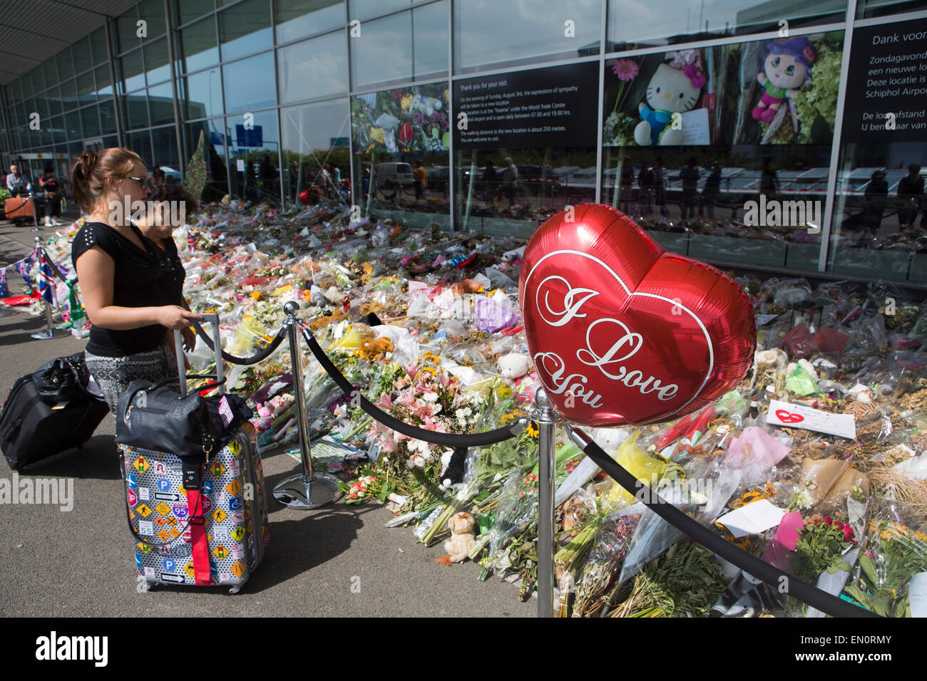 Denkmal von MH 17 Crash am Flughafen Schiphol (17 Juli 2014) Stockfoto