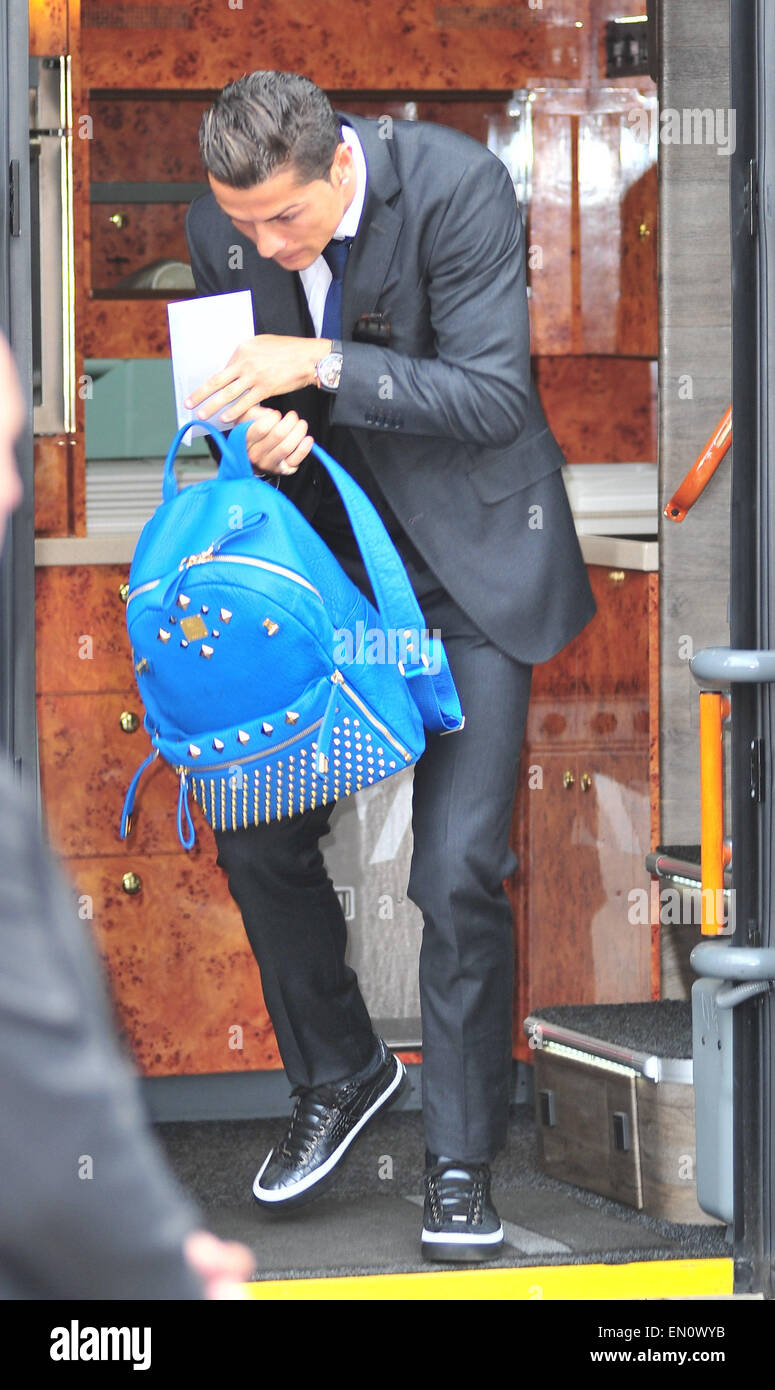 Real Madrid C.F. Ankunft in Liverpool vor UEFA Champions League-Gruppe B-Spiel gegen FC Liverpool an der Anfield Road Featuring: Christiano Ronaldo wo: Liverpool, Vereinigtes Königreich bei: 21. Oktober 2014 Stockfoto