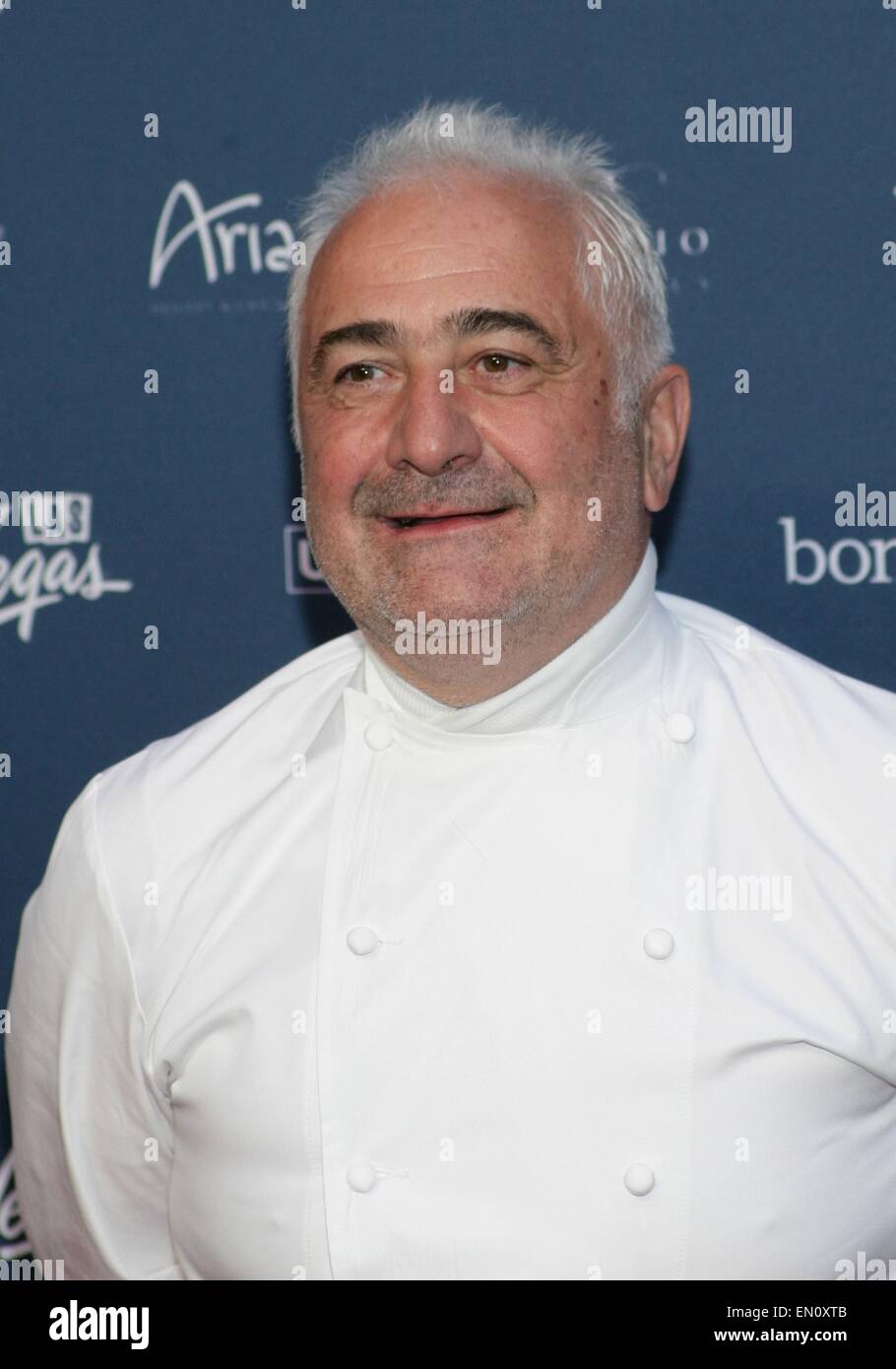 Las Vegas, NV, USA. 24. April 2015. Guy Savoy im Ankunftsbereich für Grand Tasting am neunten jährlichen Vegas entkorken würde von Bon Appetit, Garten der Götter-Pool-Oase im Caesars Palace, Las Vegas, NV 24. April 2015. Bildnachweis: James Atoa/Everett Collection/Alamy Live-Nachrichten Stockfoto