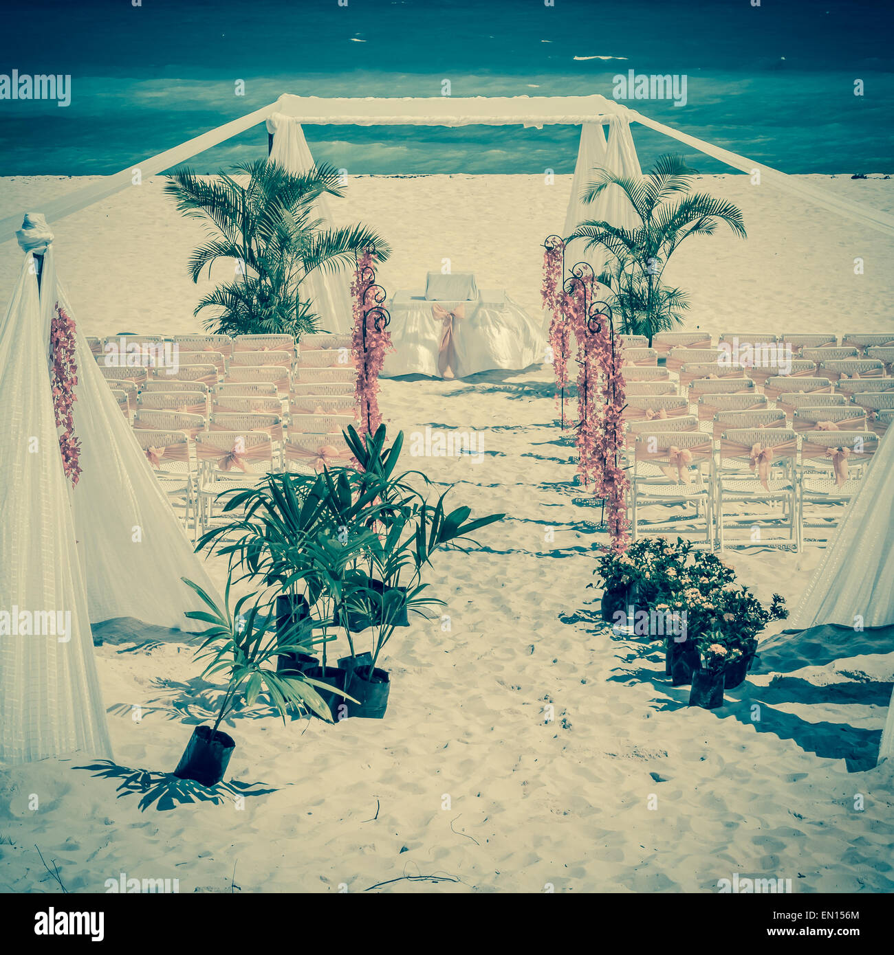 Vintage-Stil Foto der Hochzeit-Altar am Strand Stockfoto