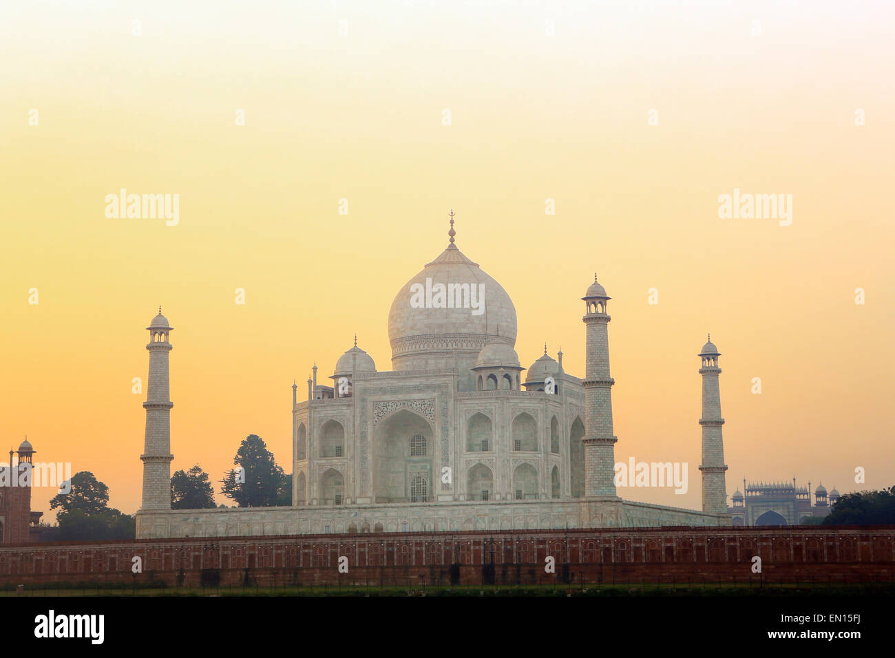 Asien, Indien, Agra, Taj Mahal, UNESCO-Weltkulturerbe von 1631 bis 1648 im Auftrag der Großmogul Shah Jahan erbaut Stockfoto