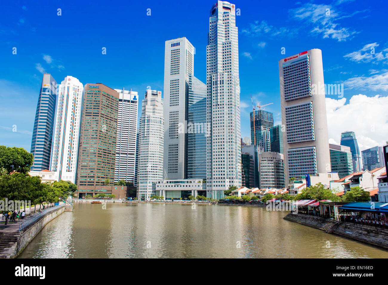 Singapur - 6. August 2014: Moderne Wolkenkratzer im Central Business District in Singapur. Es Kern von Singapurs finanzielle Acti Stockfoto