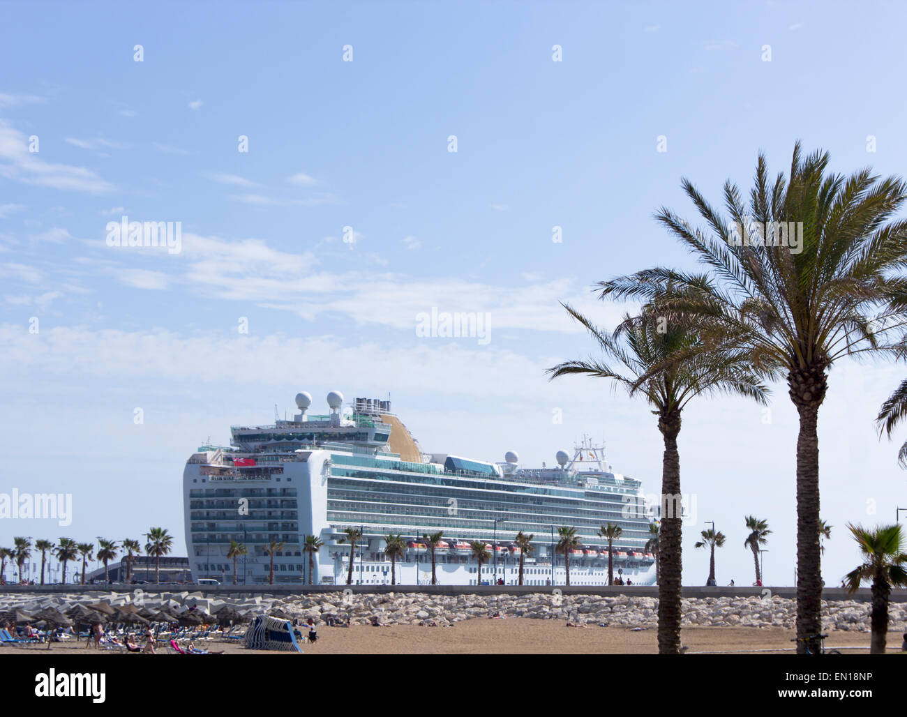 Kreuzfahrt Schiff angedockt am Hafen von Málaga, Costa Del Sol, Andalusien, Spanien. Stockfoto