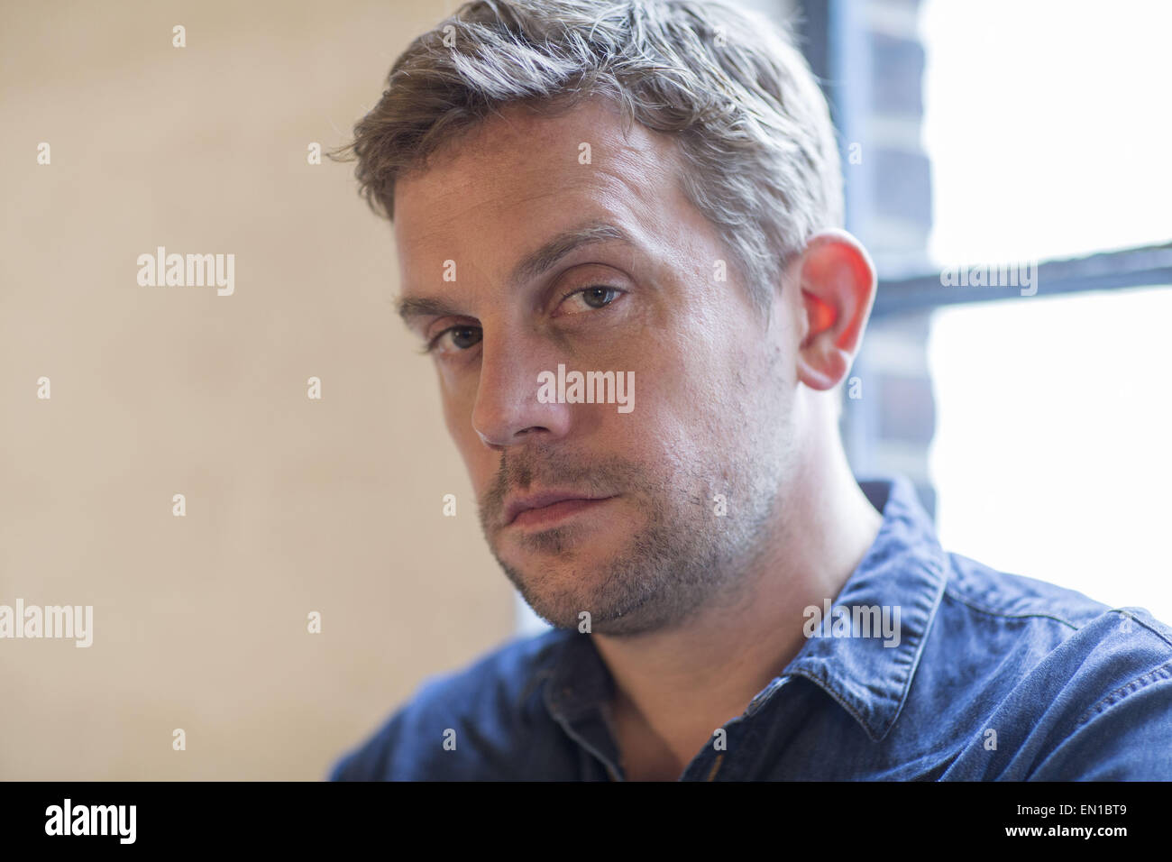 Fototermin für die ARD-Fernsehserie "Sechs Auf Einem Streich" Featuring: Sebastian Bezzel Where: Hamburg, Deutschland bei: 21. Oktober 2014 Stockfoto