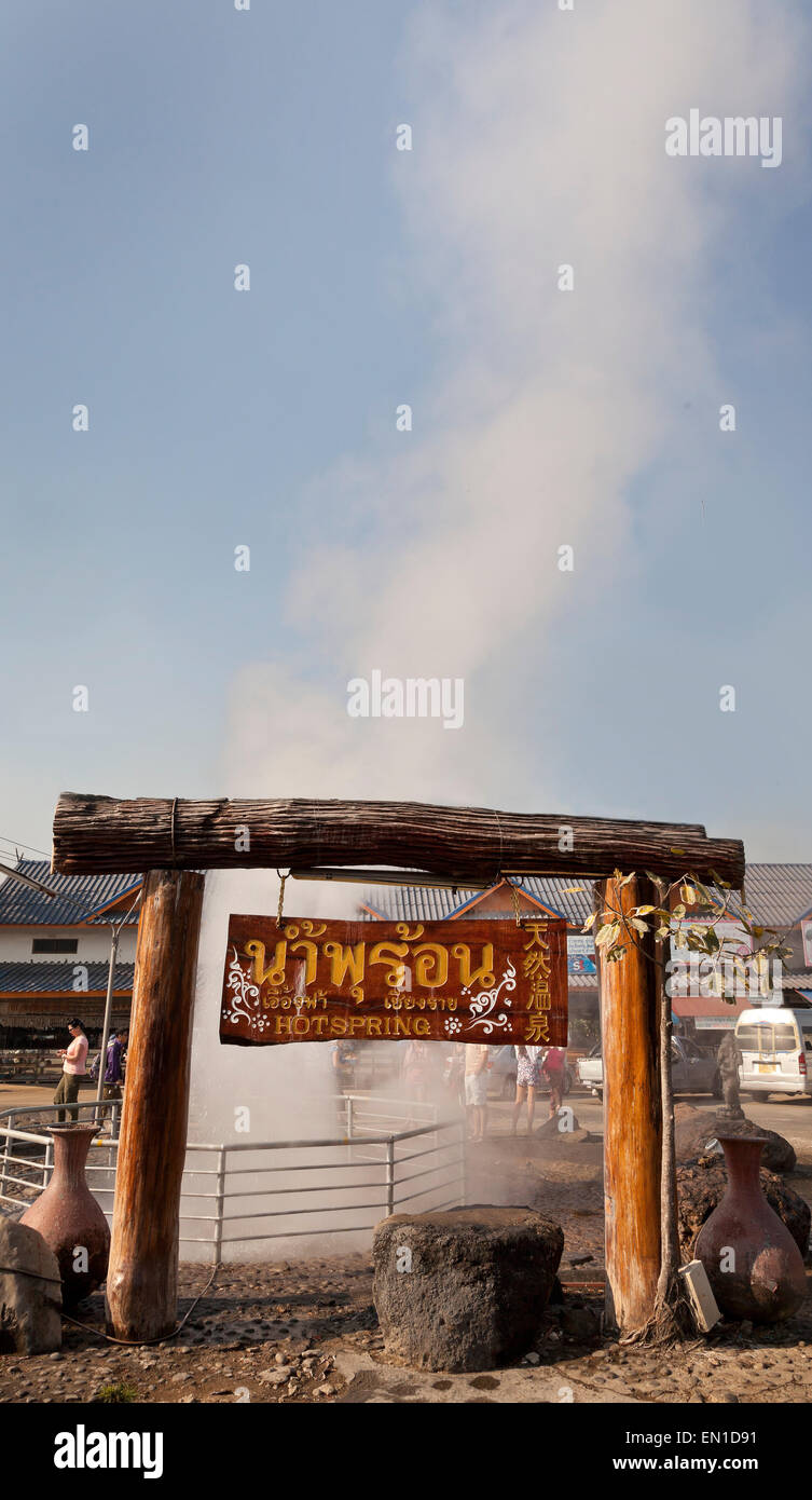 Heißes Wasser entspringt am Wieng Pa Pao, Chiang Rai, Nordthailand. Ein beliebtes touristisches Stop. Stockfoto
