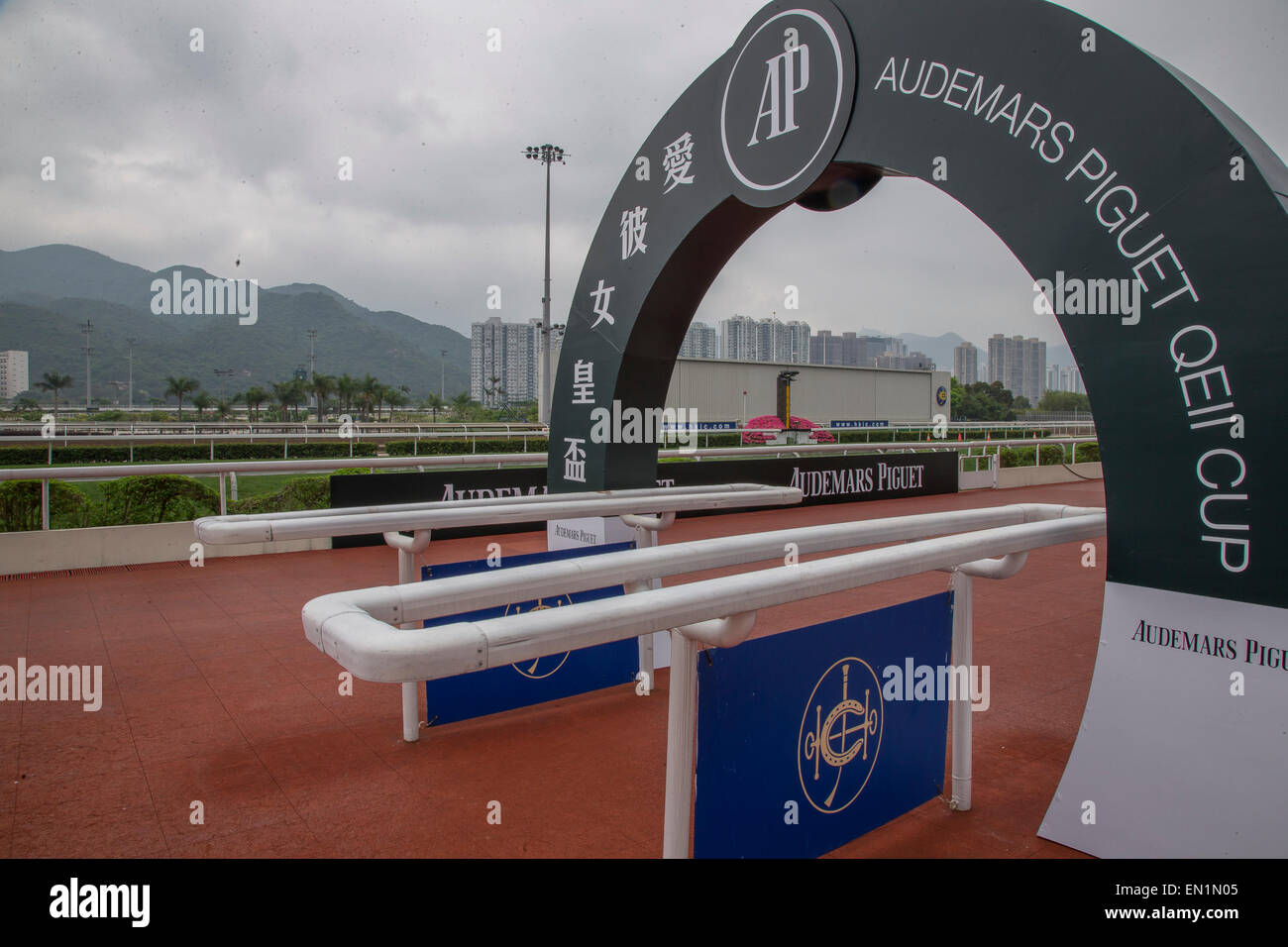 USA. 25. April 2015. APR 25, 2015:Track Szene in Sha Tin in New Territories, Hong Kong. Kazushi Ishida/ESW/CSM/Alamy Live-Nachrichten Stockfoto