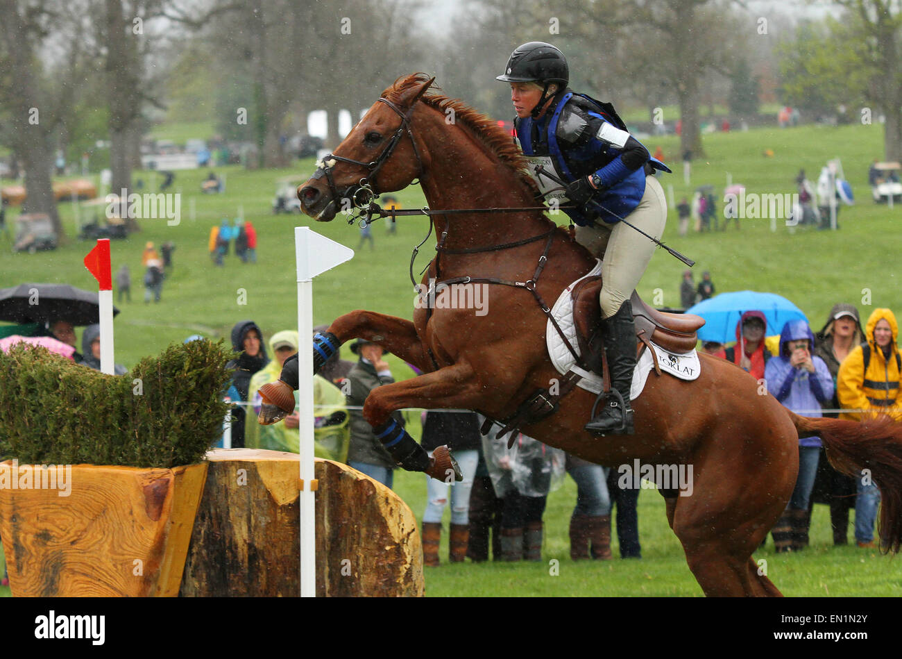 Lexington, KY, USA. 25. April 2015. 25. April 2015: #1 Shiraz und Colleen Rutledge auf der Cross Country Strecke während der Rolex-drei-Tages-Veranstaltung im Kentucky Horse Park in Lexington, Kentucky Candice Chavez/ESW/CSM/Alamy Live-Nachrichten Stockfoto