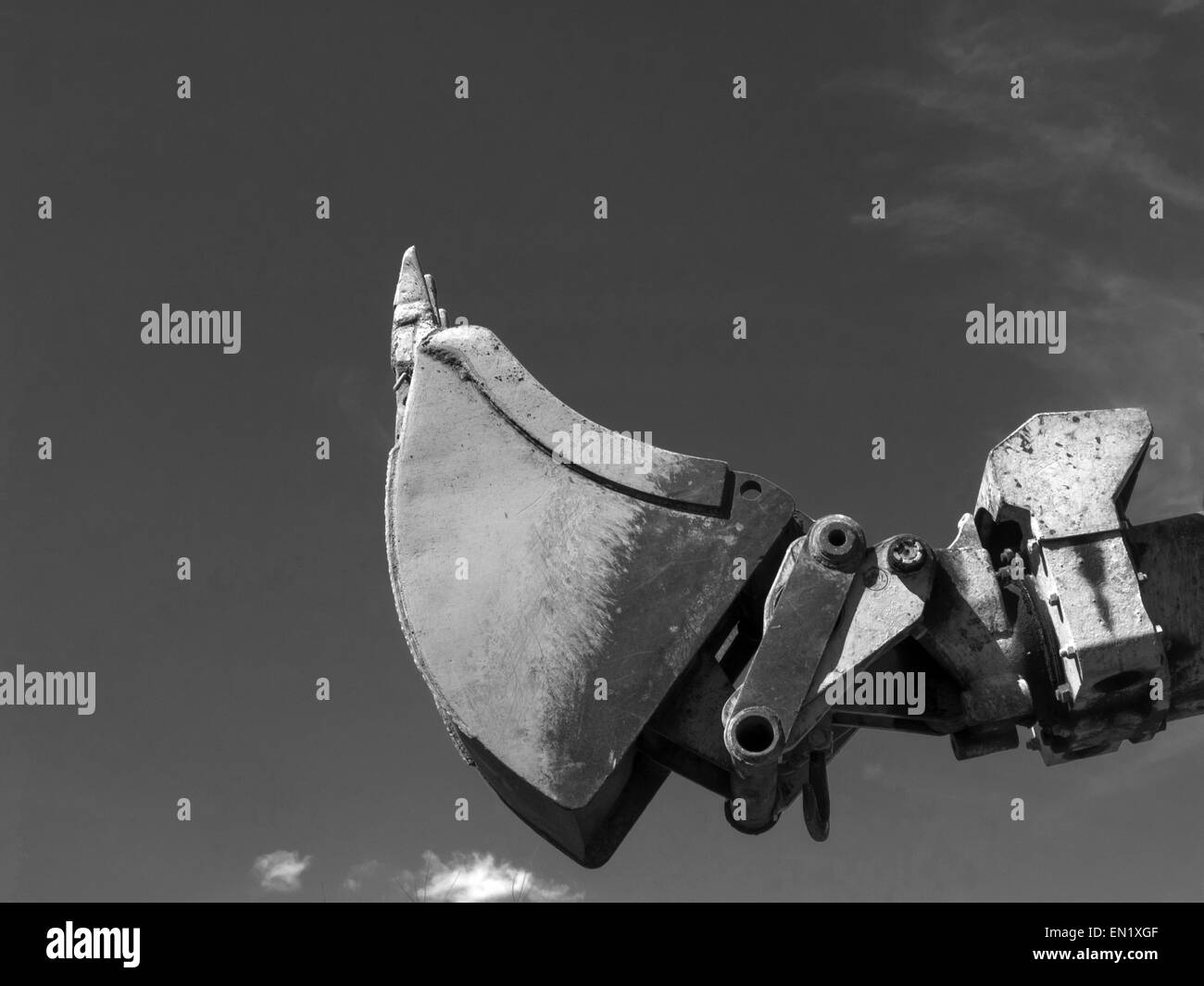 24. April 2015 - Bagger Eimer gegen den blauen Himmel © Igor Golovniov/ZUMA Draht/Alamy Live News Stockfoto