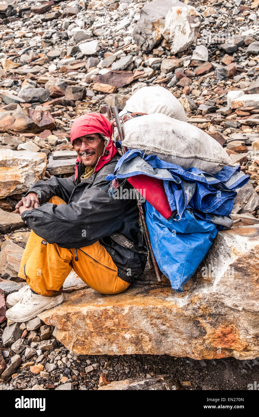 Berge und Gesichter; Trekking im KarakorumGebirge Stockfotografie Alamy