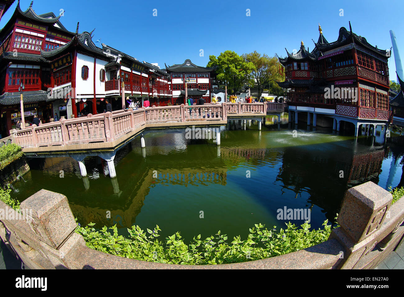 ZickZackBrücke an der YuGarten in der Altstadt, Shanghai, China
