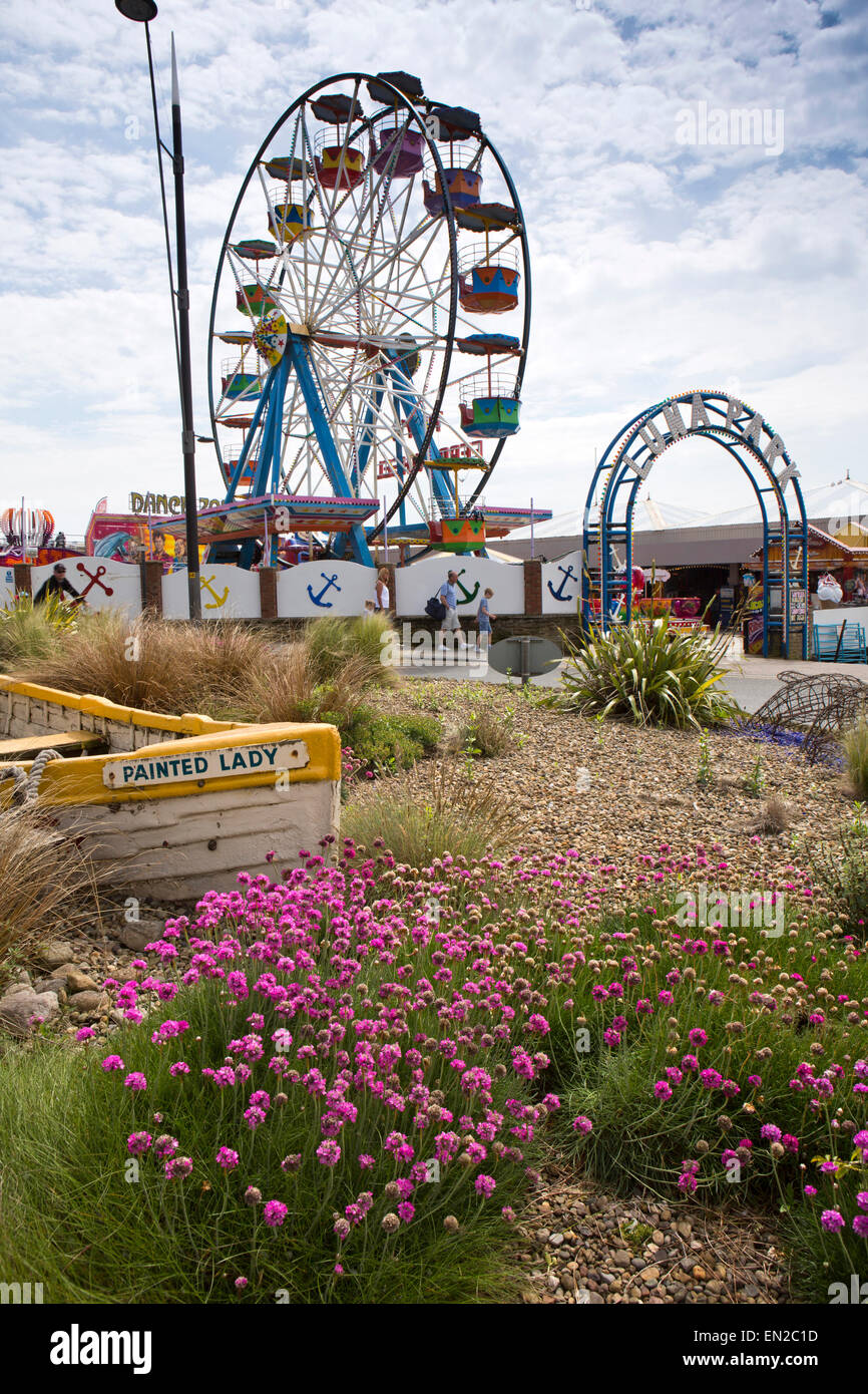 Großbritannien, England, Yorkshire, Scarborough, Marine Drive, floral Boot Kreisverkehr Display Luna Park Jahrmarkt Stockfoto