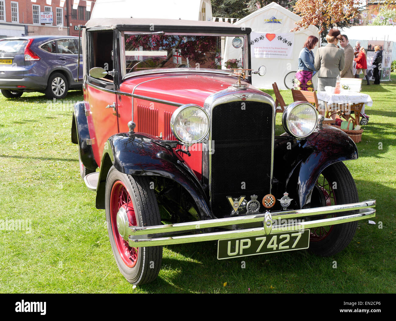 Hillman Minx 1933 Oldtimer auf dem Display in Grantham am St.-Georgs Tag, Lincolnshire, England, UK Stockfoto