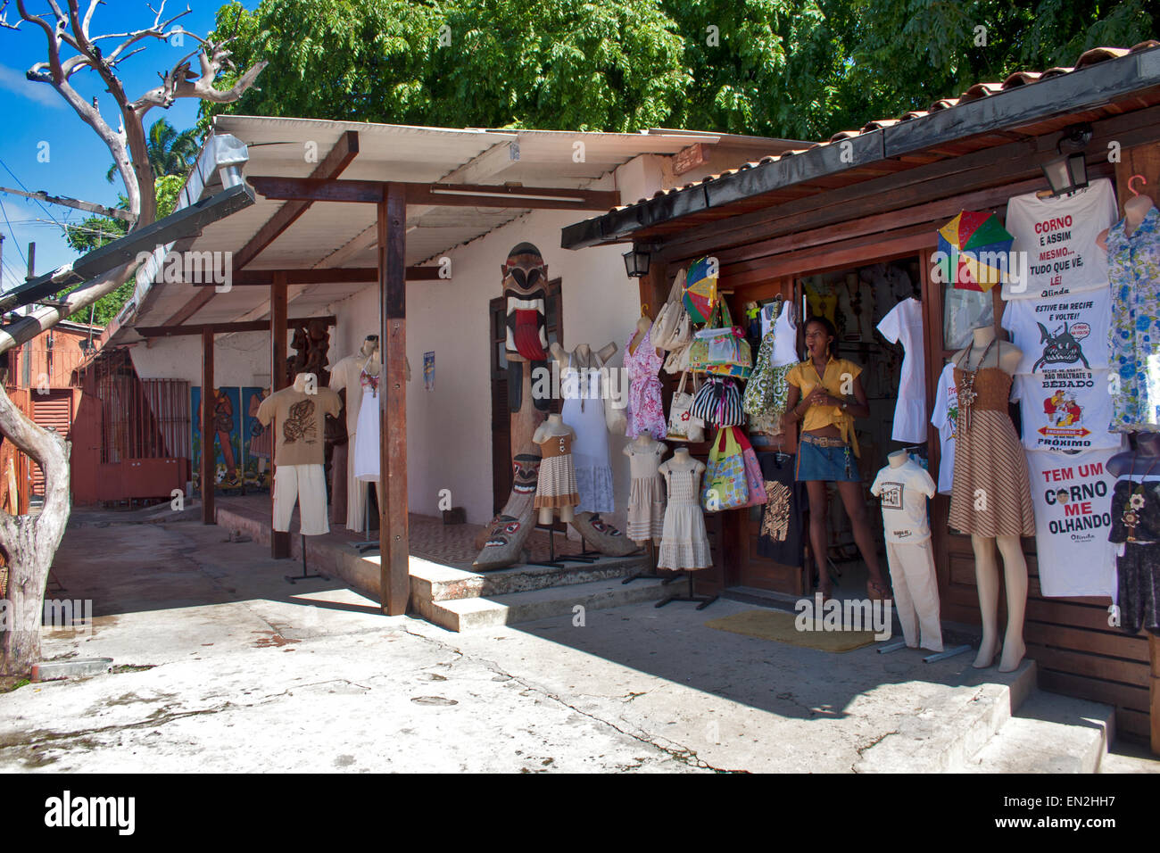 Olinda, Recife, Pernambuco, Brasilien, Galeria Sao Salvador, Alto da Se, eine Galerie für Kunst und Handwerk. weibliche Figuren Stockfoto