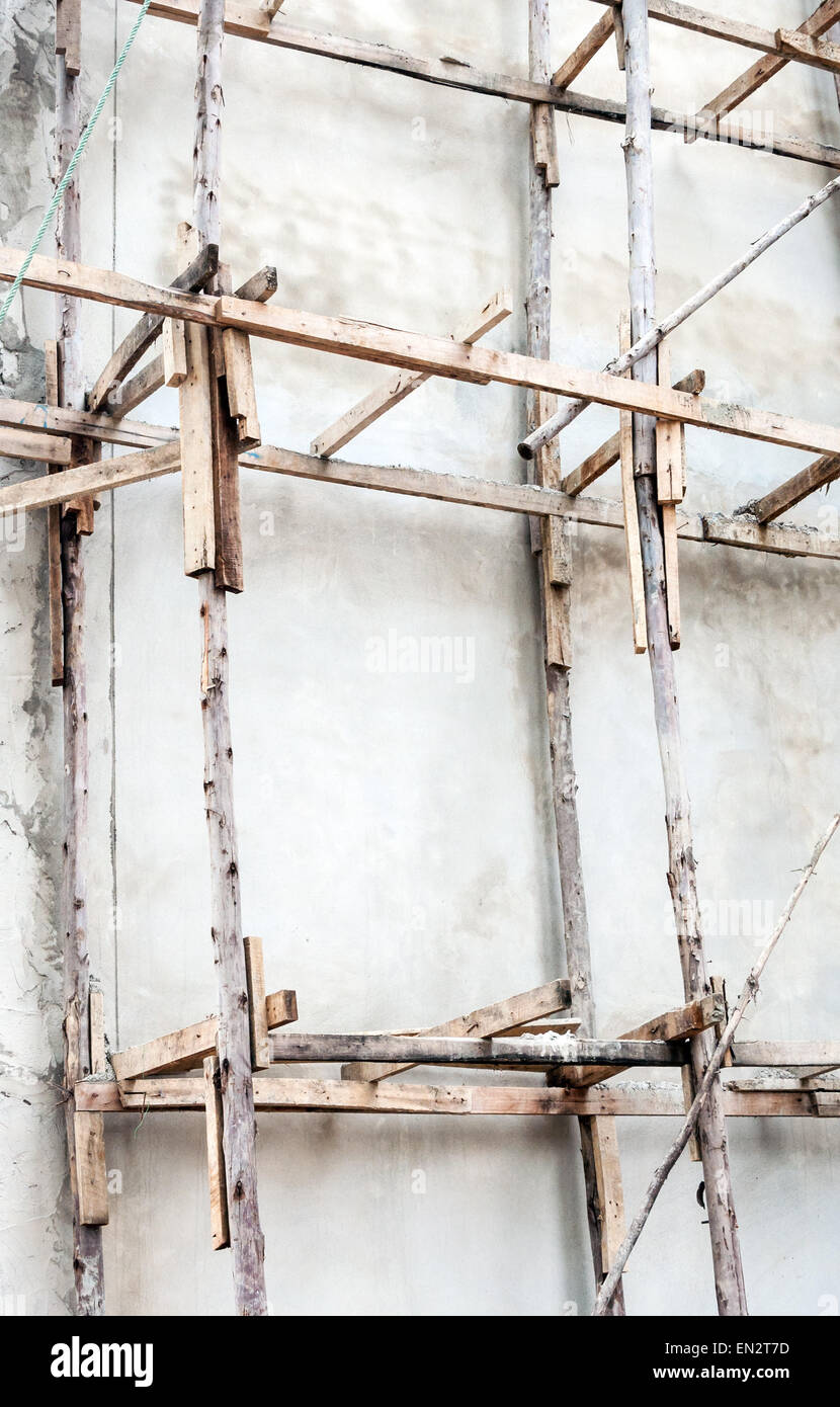 hölzerne Gerüste für den Rohbau. Stockfoto