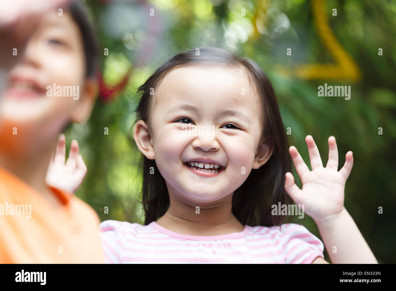 Kindergartenkinder in outdoor-Aktivitäten Stockfoto