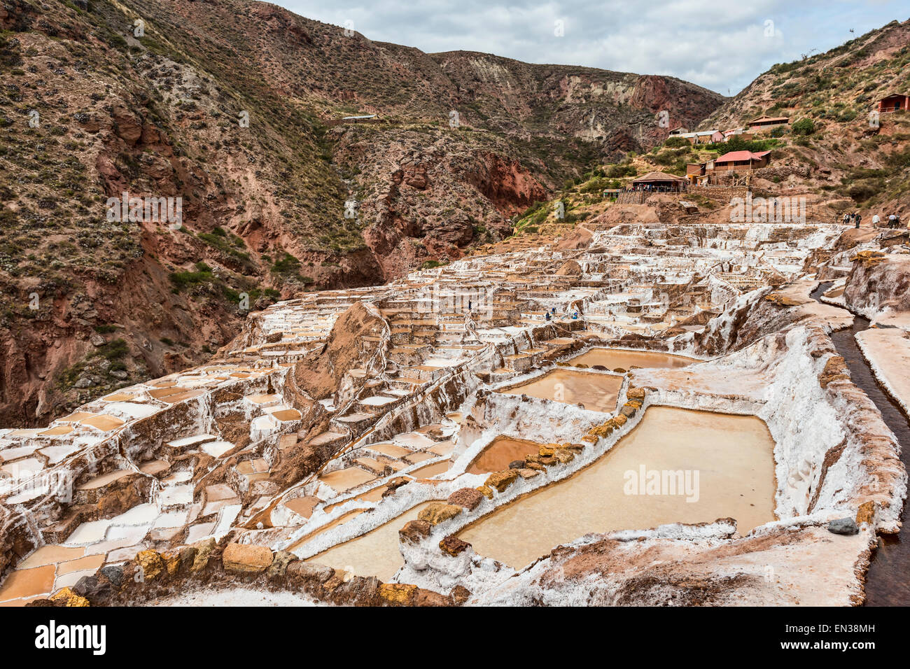 Salinen im Heiligen Tal der Inkas auf dem Urubamba, in der Nähe von Maras, Peru Stockfoto
