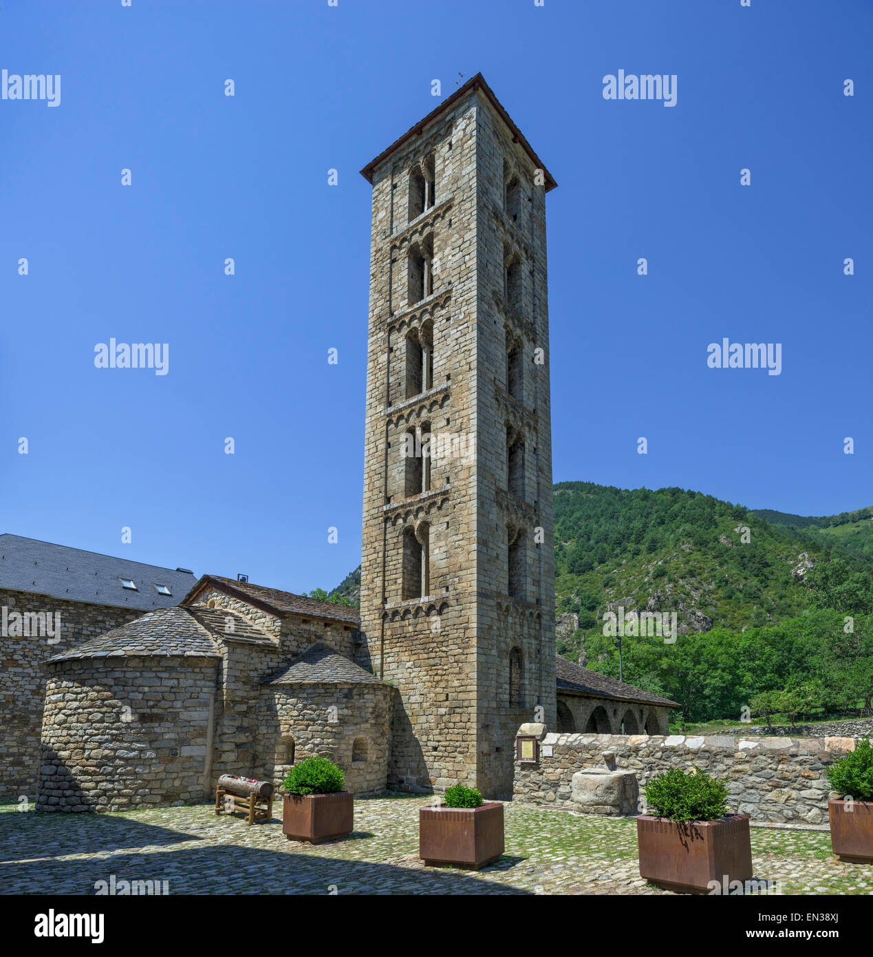 Kirche der Santa Eulàlia d'Erill-la-Vall, UNESCO-Weltkulturerbe, Vall de Boí, Erill la Vall, Katalonien, Spanien Stockfoto