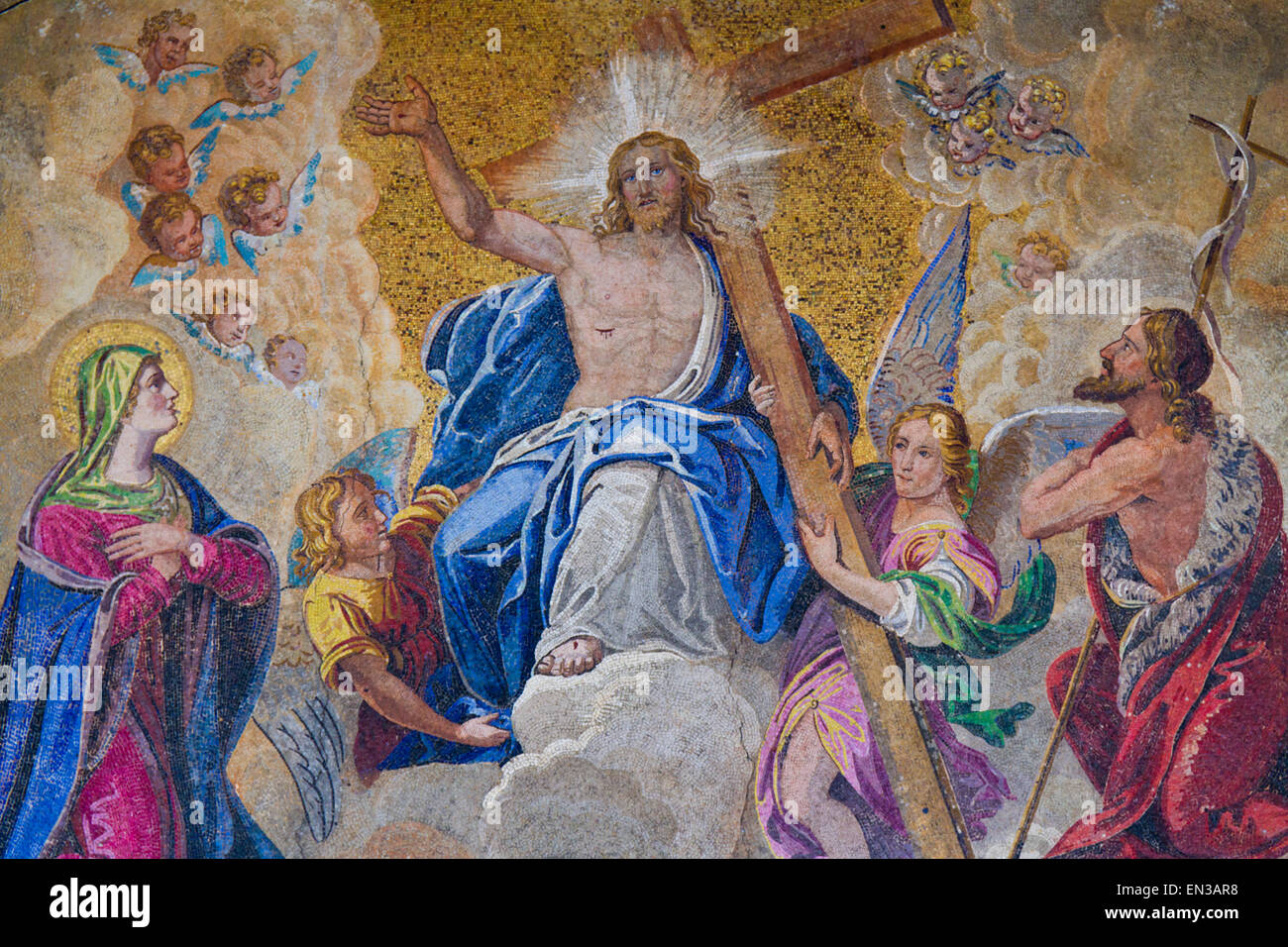 Religiöse Fresken abbildenden Auferstehung Christi mit Vorgin Mary und Johannes dem Täufer Stockfoto