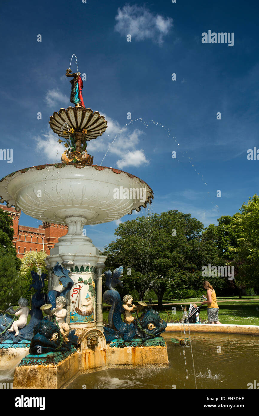 Großbritannien, England, Somerset, Taunton, Vivary Park, Queen Victoria Memorial Fountain Stockfoto