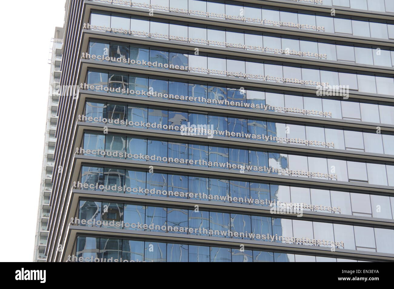 Gebäude im kanadischen Vancouver mit dem Schreiben auf Stockfoto