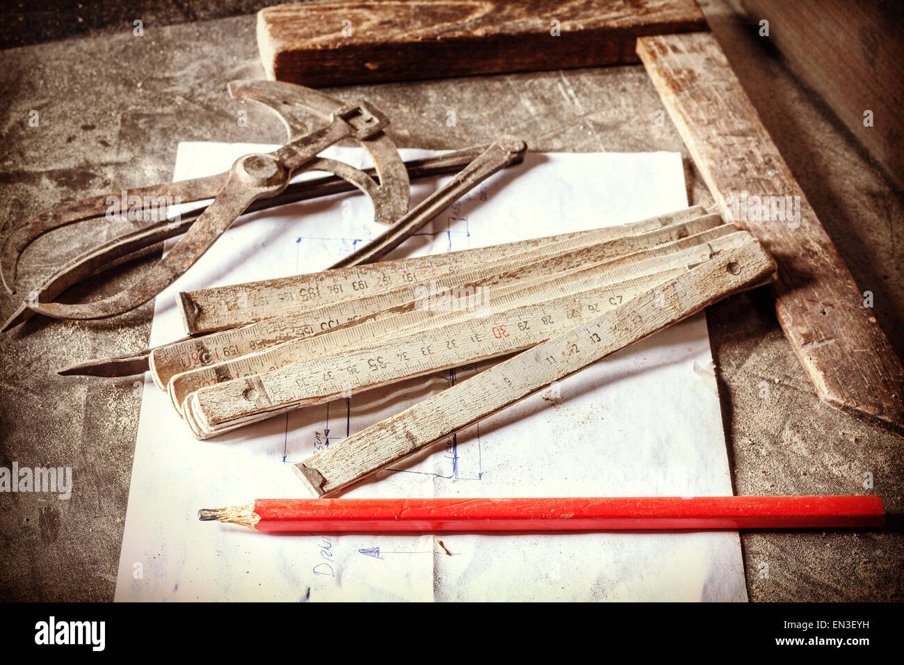 Retro-Vintage-Stil Foto von alten traditionellen Tischlerwerkzeuge. Stockfoto