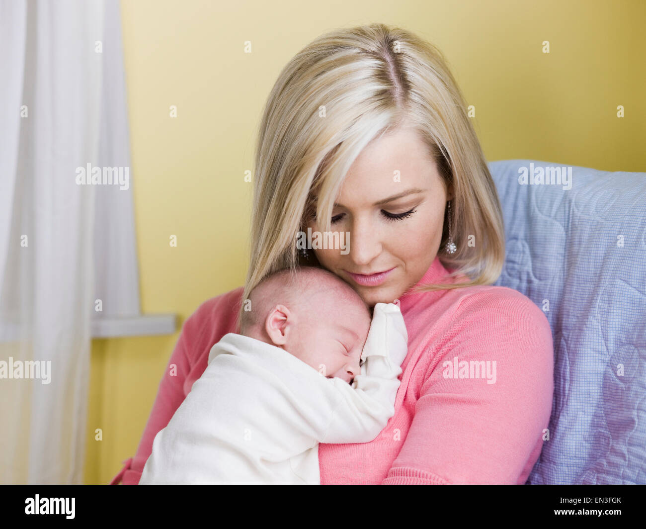 Mutter und Neugeborene Stockfoto