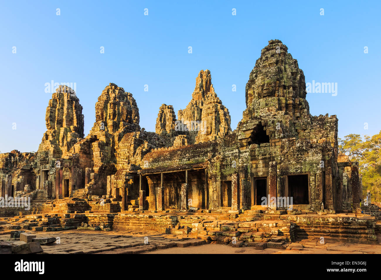 Gesichter der alten Bayon Tempel in Angkor Wat, Siem Reap, Kambodscha Stockfoto