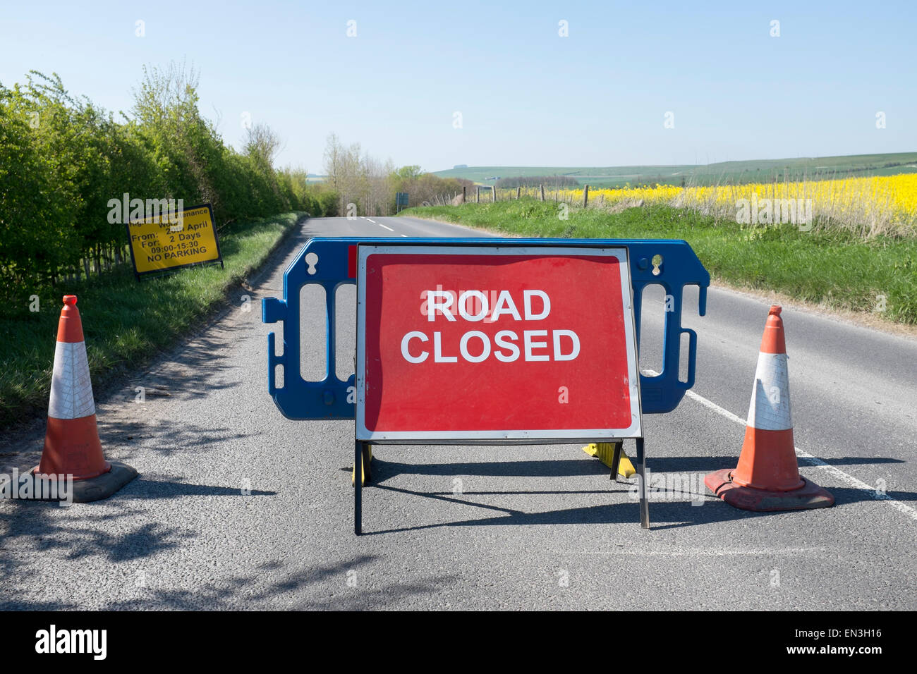 Autobahn-Wartung - Straße gesperrt, Zeichen Stockfoto