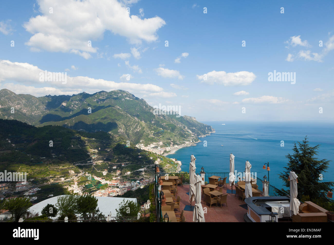 Italien, Amalfi-Küste, Landschaft mit Küste Stockfoto