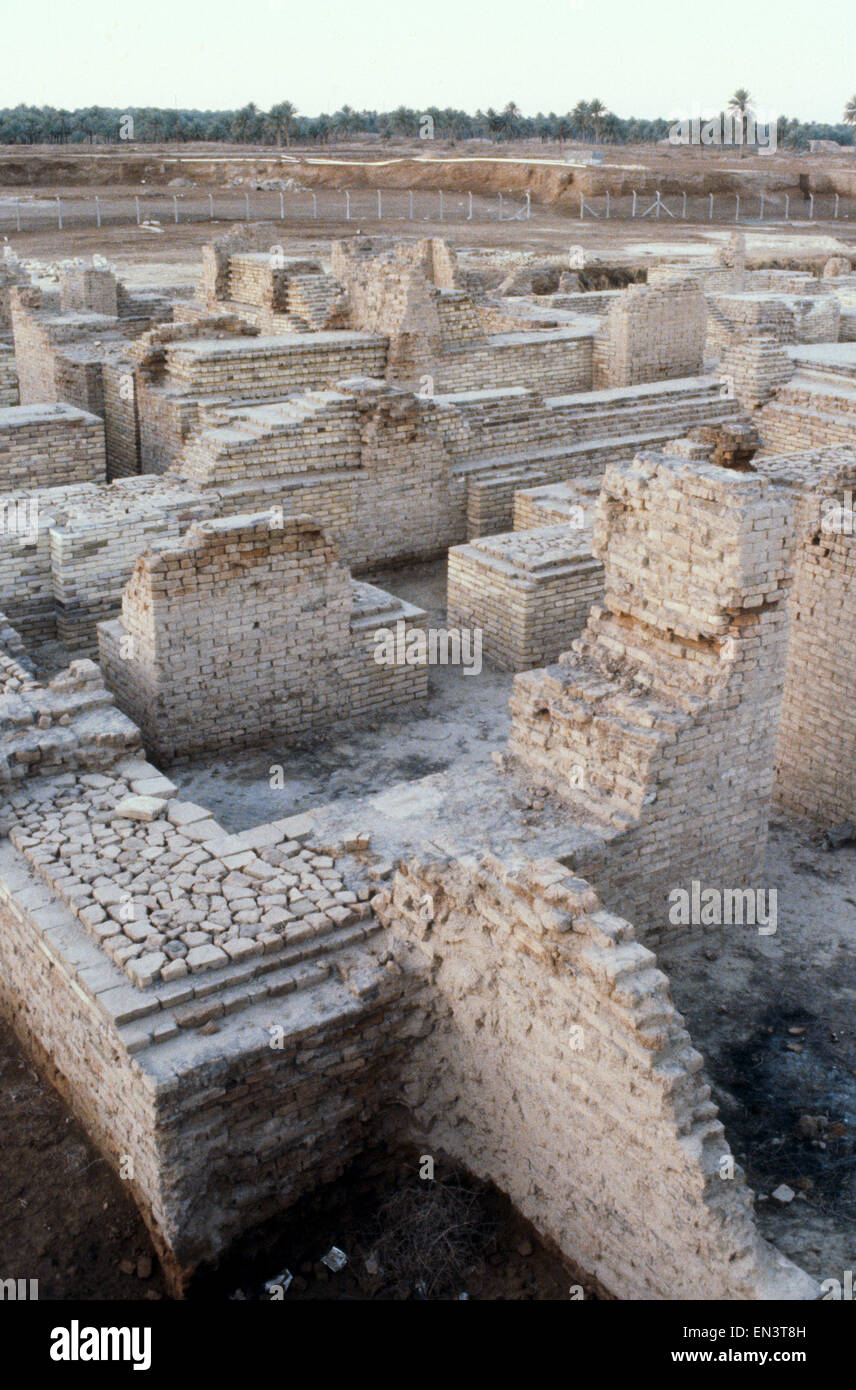 Wände von den Ruinen der historischen sumerischen Stadt Babylon im Irak
