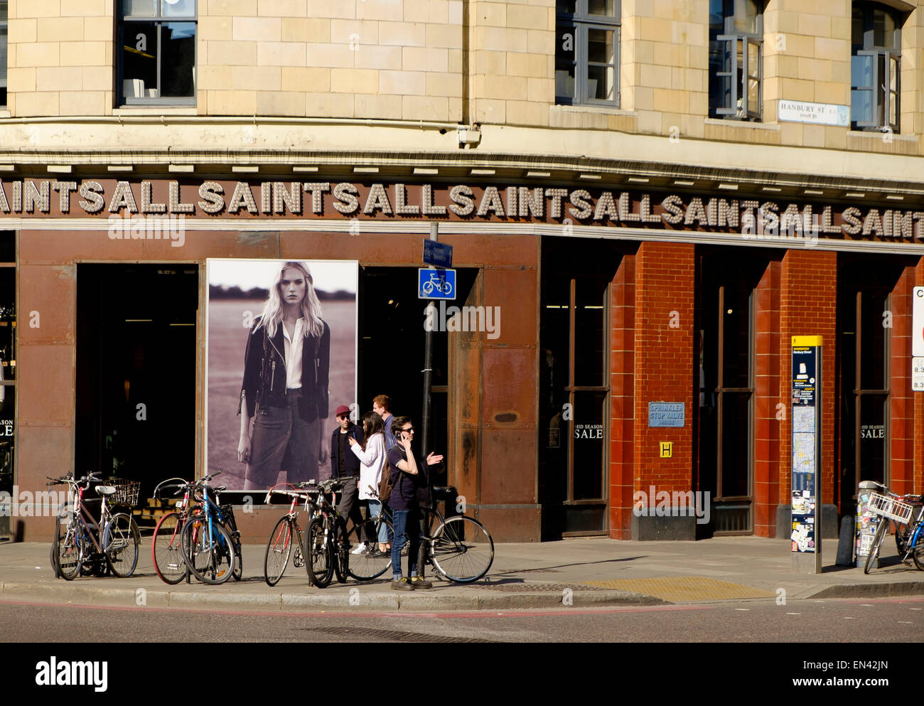 April 2015, London: Allsaints Spitalfields - jetzt eine große Mode-Kette, ist dies die Zweigstelle in Spitalfields, London Stockfoto