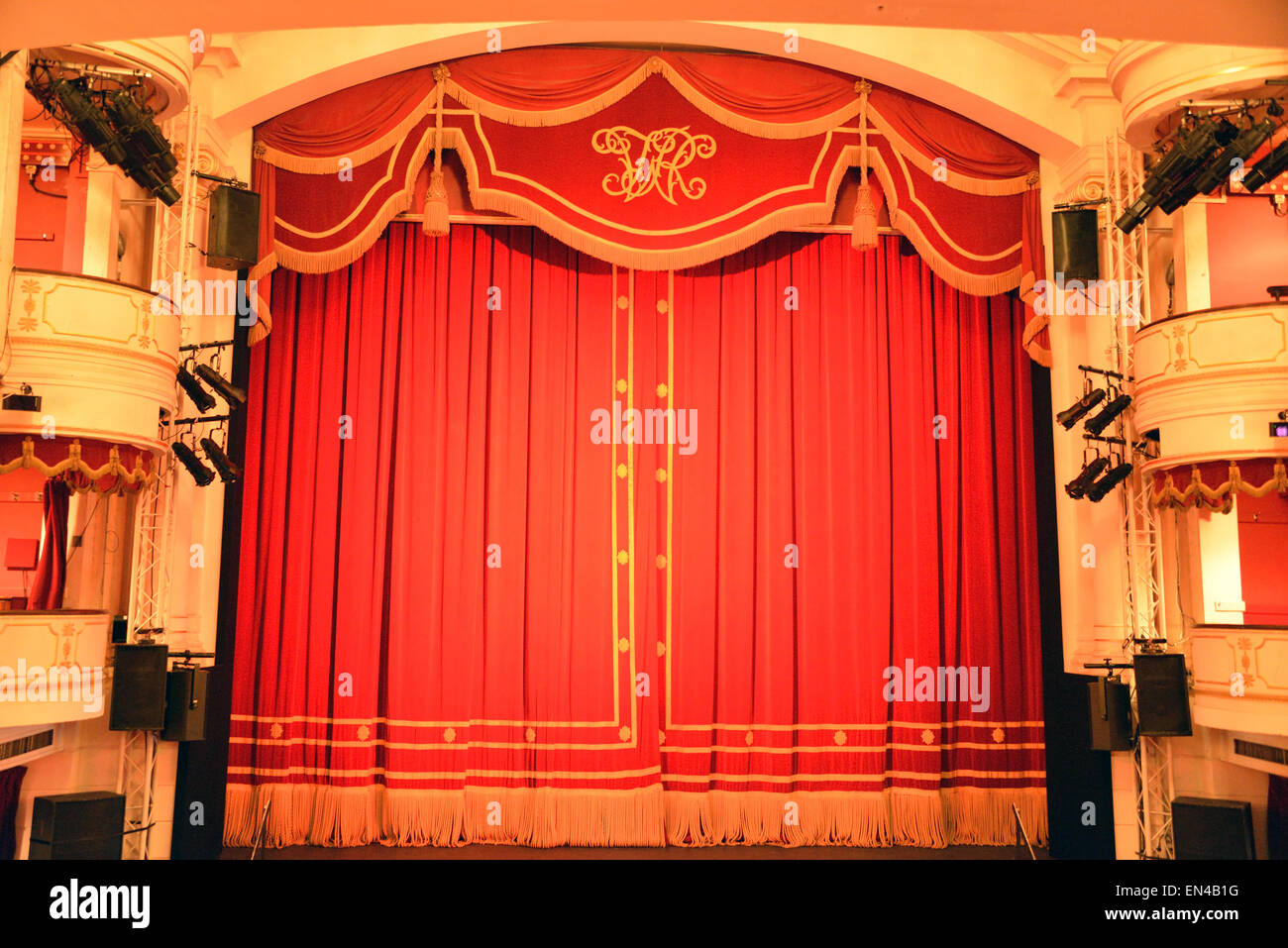 Grand drapieren im Theatre Royal Windsor, Thames Street, Windsor, Berkshire, England, Vereinigtes Königreich Stockfoto