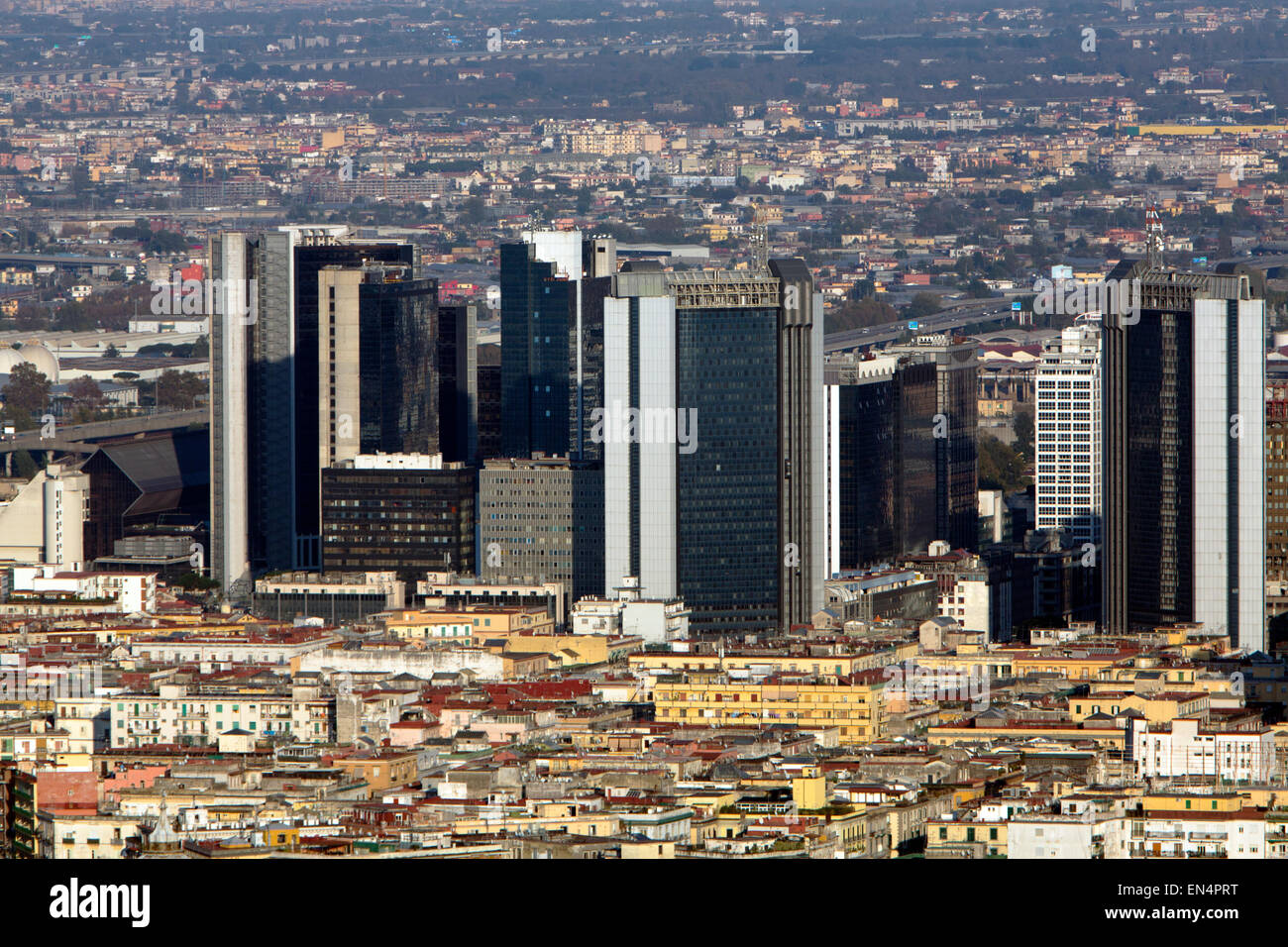 Blick vom Angelini-Elmo auf Neapel-Business-Center Stockfoto
