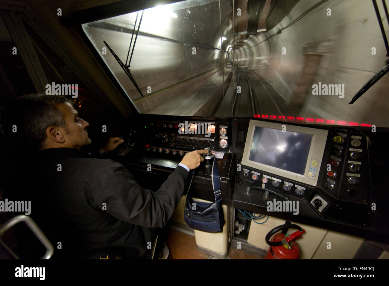 Eisenbahn- und u-Bahn-System Circumvesuviana, geht rund um den Vesuv Stockfoto