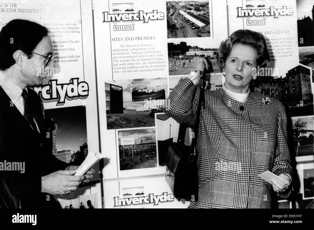 Premierministerin Margaret Thatcher besucht Greenock in Schottland 30. März 1988. Mit schottischen Sekretär Malcolm Rifkind abgebildet. Stockfoto