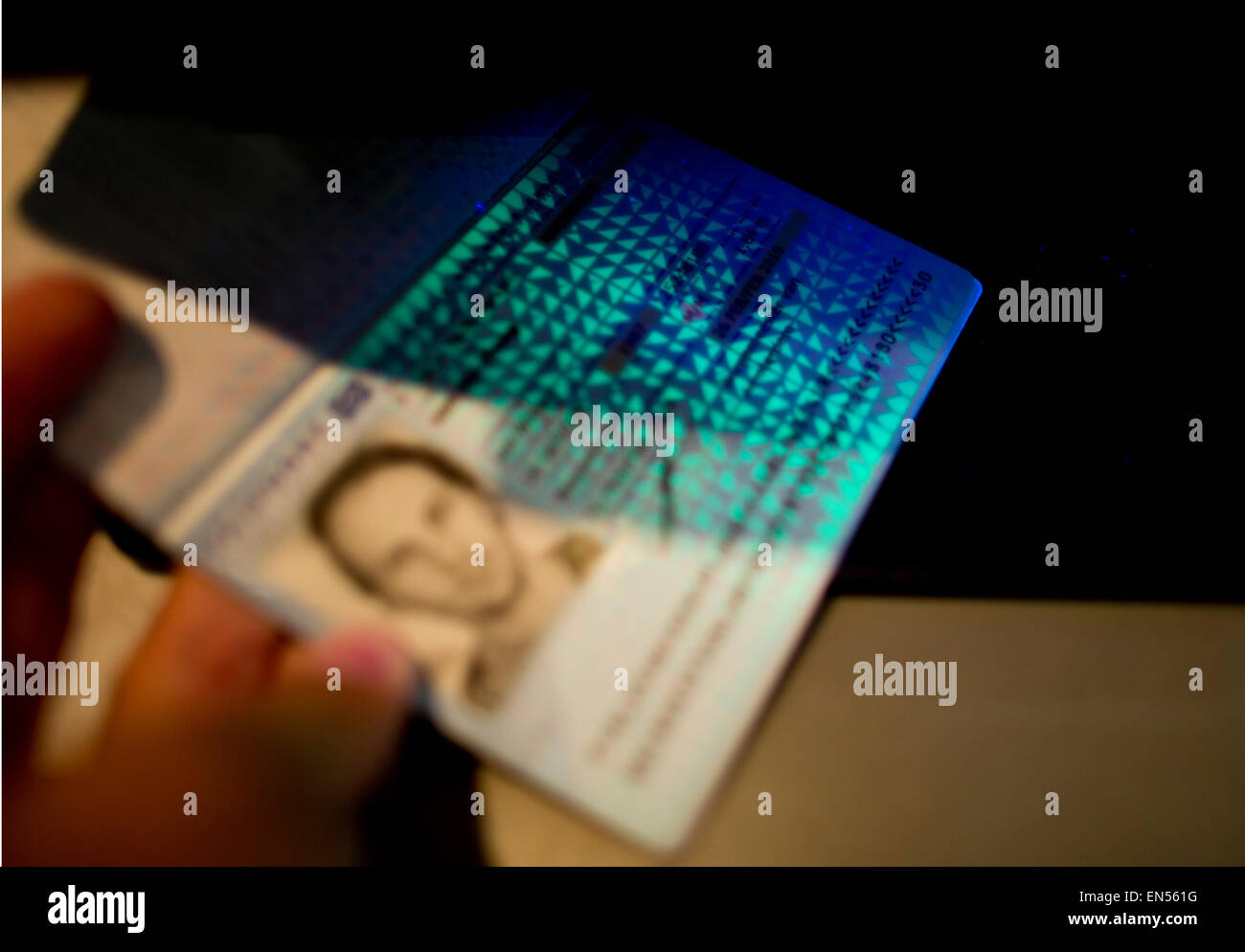 Passkontrolle am Flughafen Schiphol Stockfoto