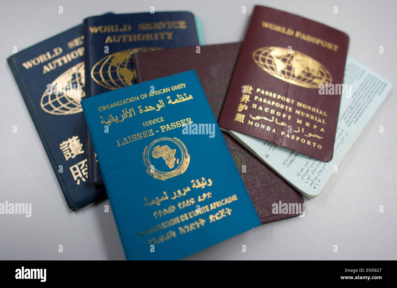 Passkontrolle am Flughafen Schiphol Stockfoto