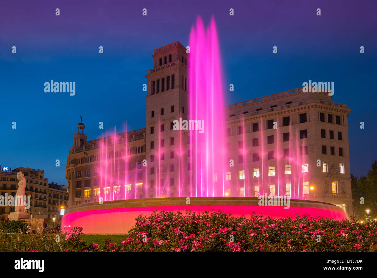 Licht-Show am neuen Brunnen Plaza Catalunya, Barcelona, Katalonien, Spanien Stockfoto