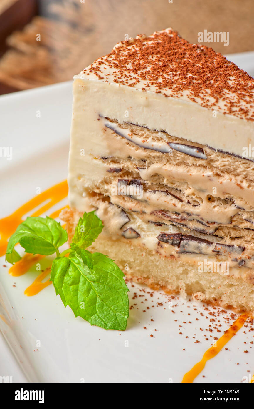 Italienisches Dessert. Kuchen aus Eis Mascarpone Käse Schokolade ...